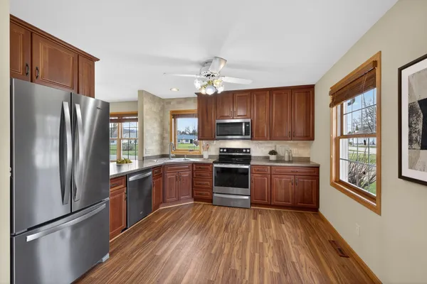 $349,900 | 706 12th Street East, Wabasha, MN 55981