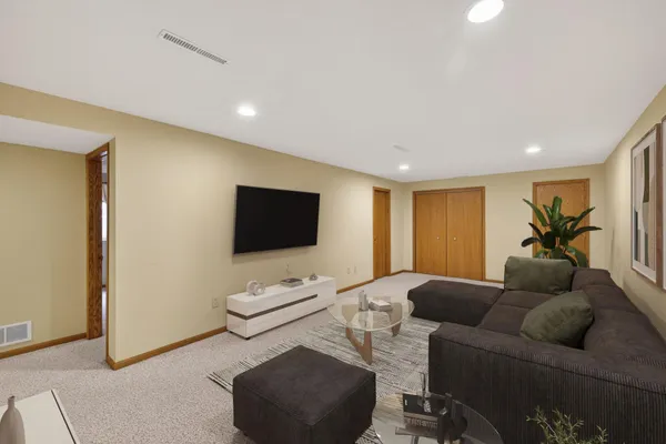 $349,900 | 706 12th Street East, Wabasha, MN 55981