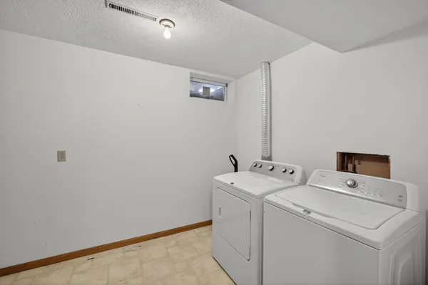 $349,900 | 706 12th Street East, Wabasha, MN 55981