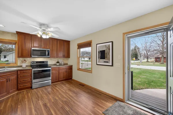 $349,900 | 706 12th Street East, Wabasha, MN 55981