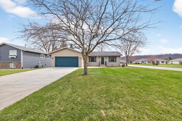 $349,900 | 706 12th Street East, Wabasha, MN 55981