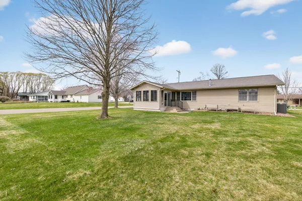 $349,900 | 706 12th Street East, Wabasha, MN 55981