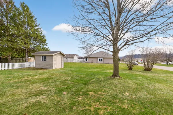 $349,900 | 706 12th Street East, Wabasha, MN 55981