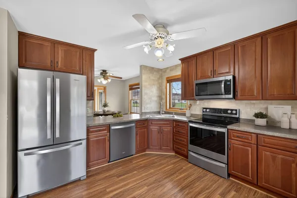 $349,900 | 706 12th Street East, Wabasha, MN 55981