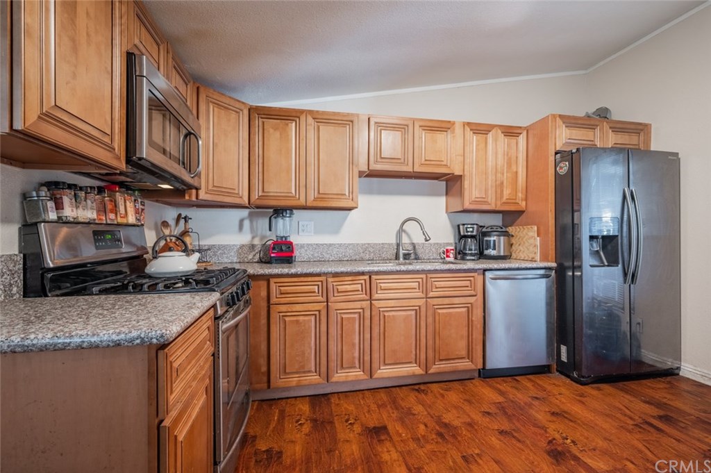 15181 Van Buren Riverside Ca, Unit 93 Riverside, CA 92504 - Photo 4 of 28