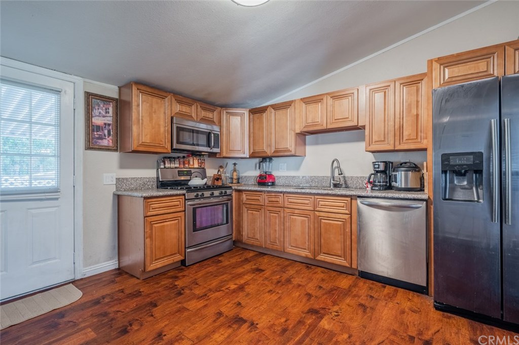 15181 Van Buren Riverside Ca, Unit 93 Riverside, CA 92504 - Photo 5 of 28