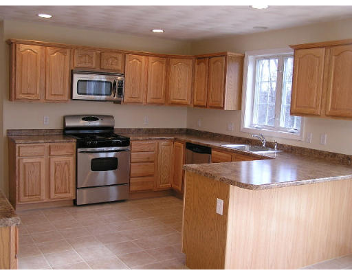 27 Fox Hill Road Billerica, MA 01821 - Photo 3 of 12 Gallery Image 3