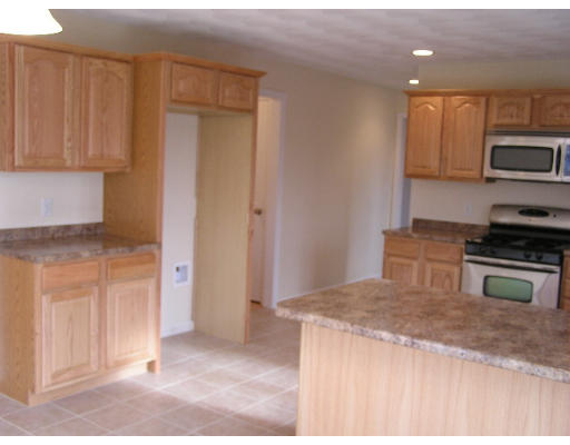27 Fox Hill Road Billerica, MA 01821 - Photo 4 of 12 Gallery Image 4