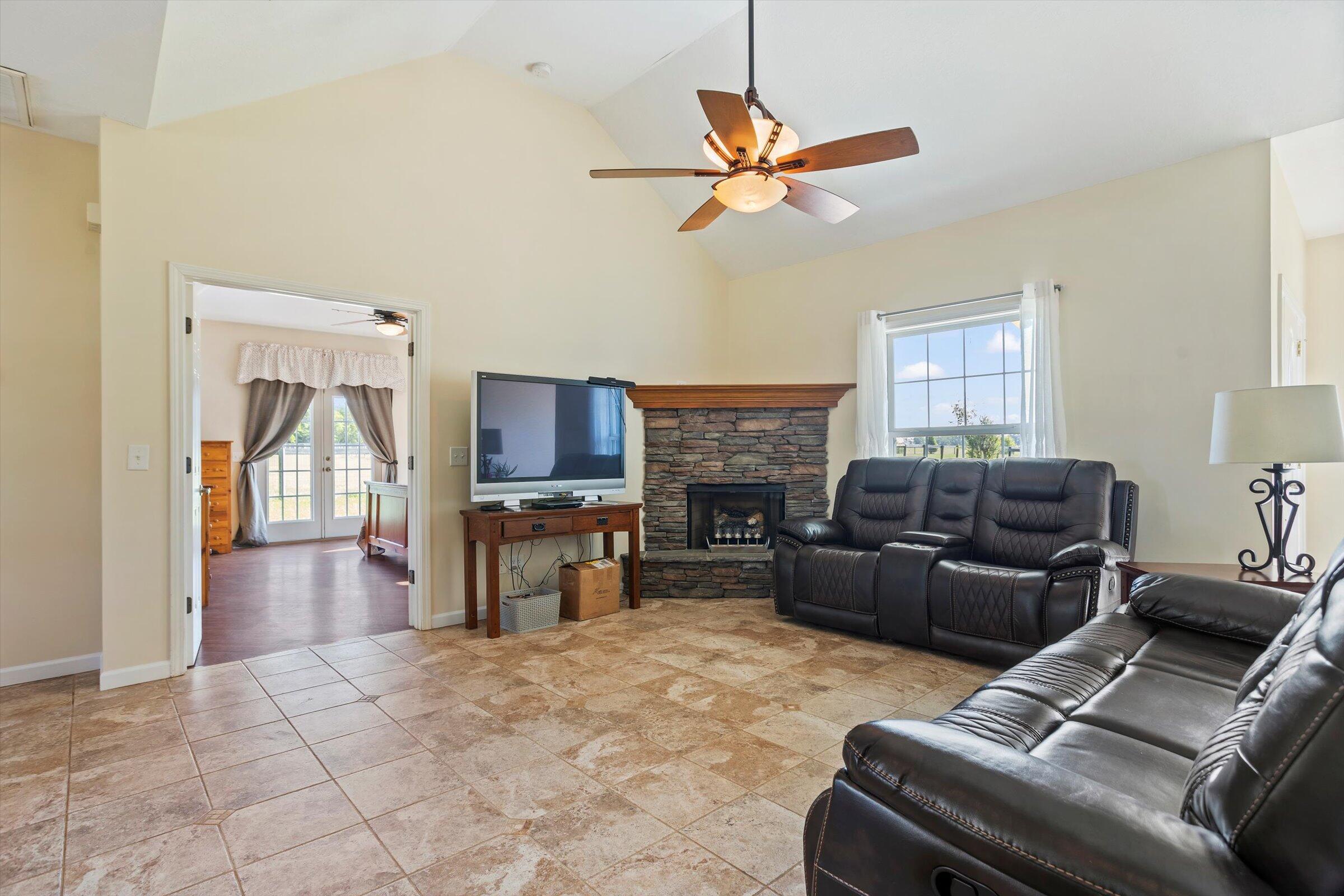155 Jaywood Road Williston, SC 29853 - Photo 6 of 64