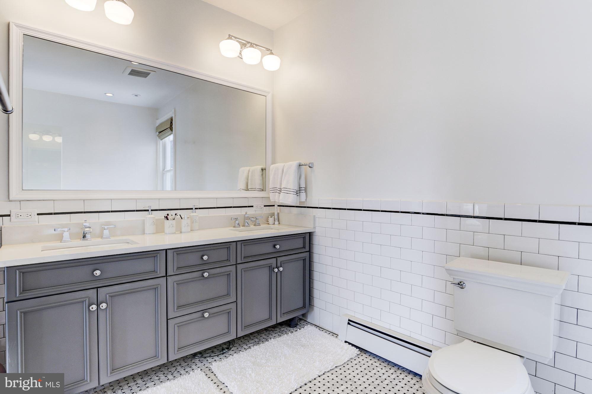 14 R Street Northeast Washington, DC 20002 - Photo 11 of 20 Master Bathroom