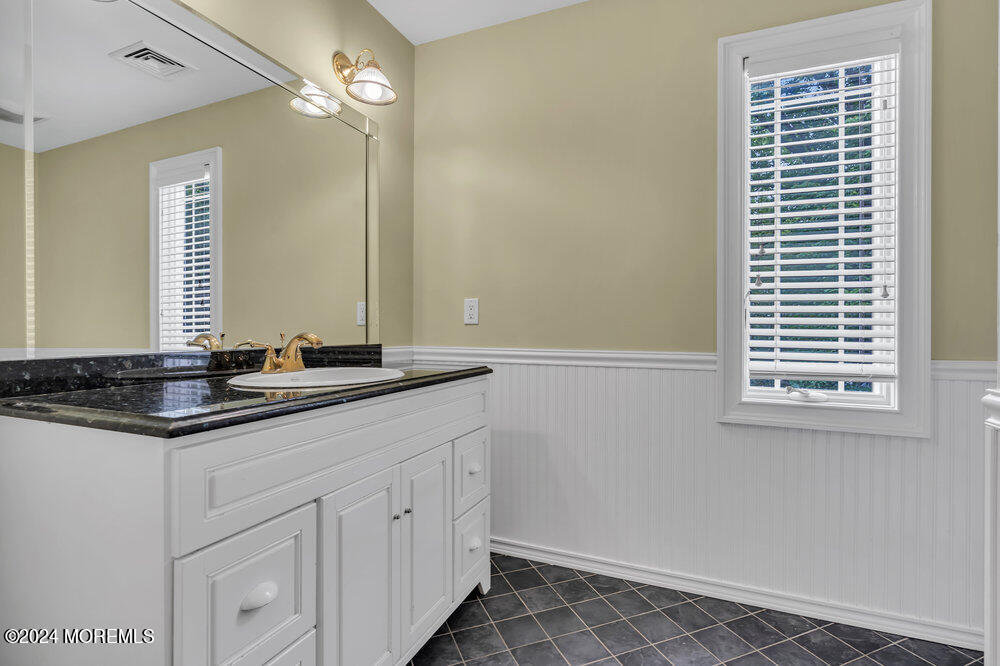 7 Shadow Ridge Court Holmdel, NJ 07733 - Photo 33 of 42 dsc07571_809