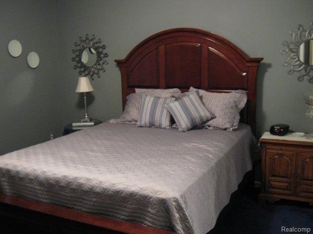 33542 Utica Road Fraser, MI 48026 - Photo 6 of 6 mstr.jpg