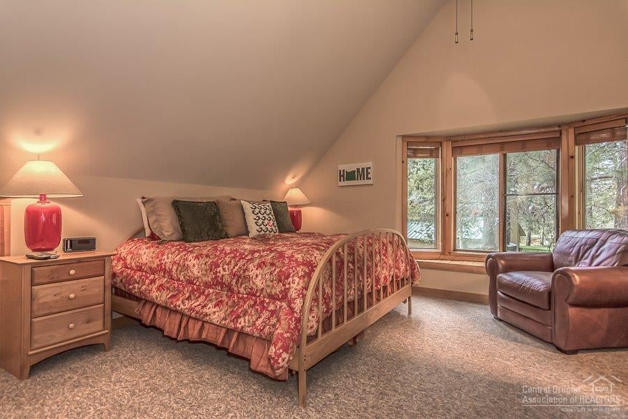 57529 Circle 4 Cabin Road Sunriver, OR 97707 - Photo 17 of 22 A great place to start your day!