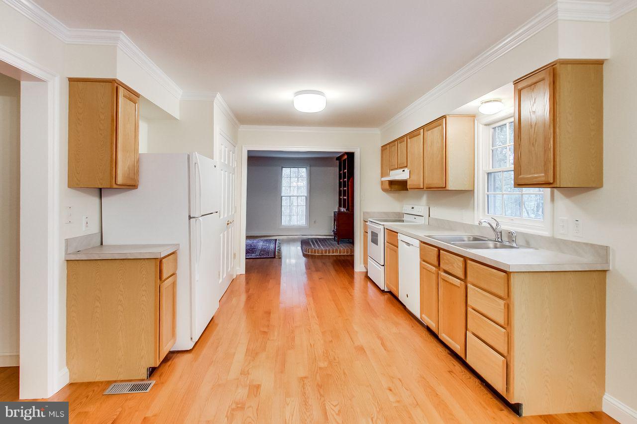 8829 Green Valley Road Union Bridge, MD 21791 - Photo 10 of 29 Kitchen