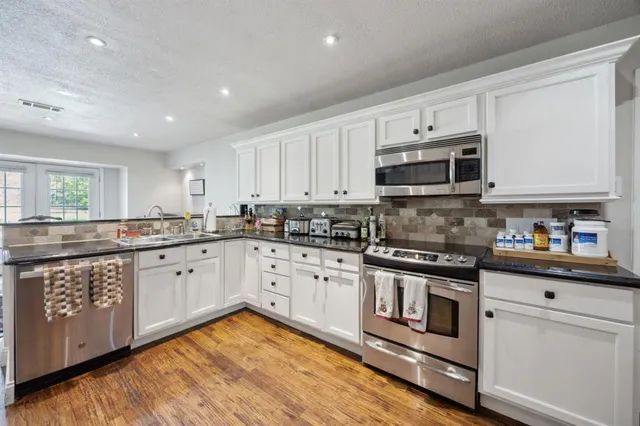 $4,950 | 1425 North Peytonville Avenue, Southlake, TX 76092