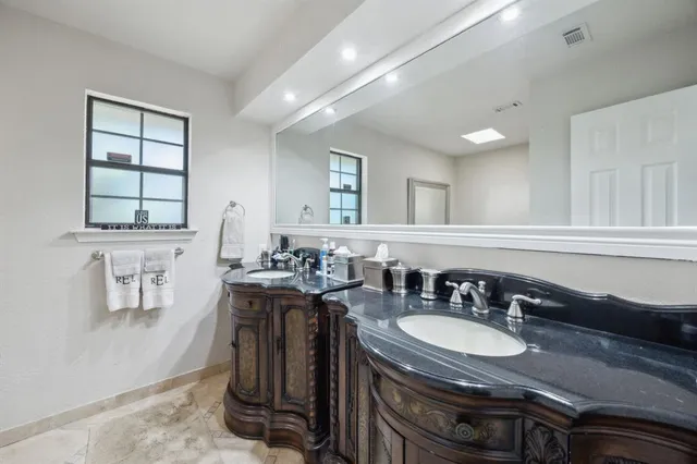 $4,950 | 1425 North Peytonville Avenue, Southlake, TX 76092