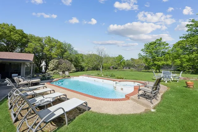 $4,950 | 1425 North Peytonville Avenue, Southlake, TX 76092