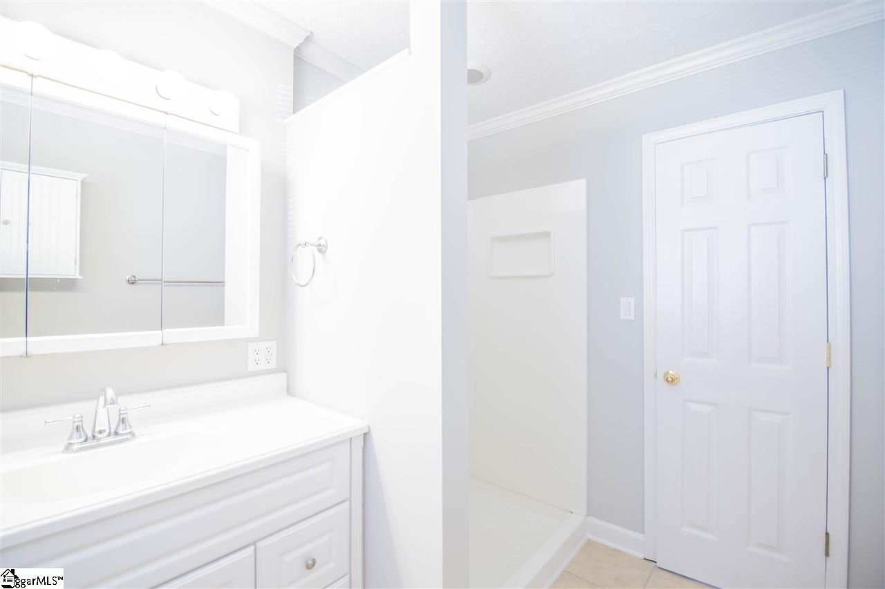 909 Brockman Road Greer, SC 29651 - Photo 11 of 35 Gallery Image 11