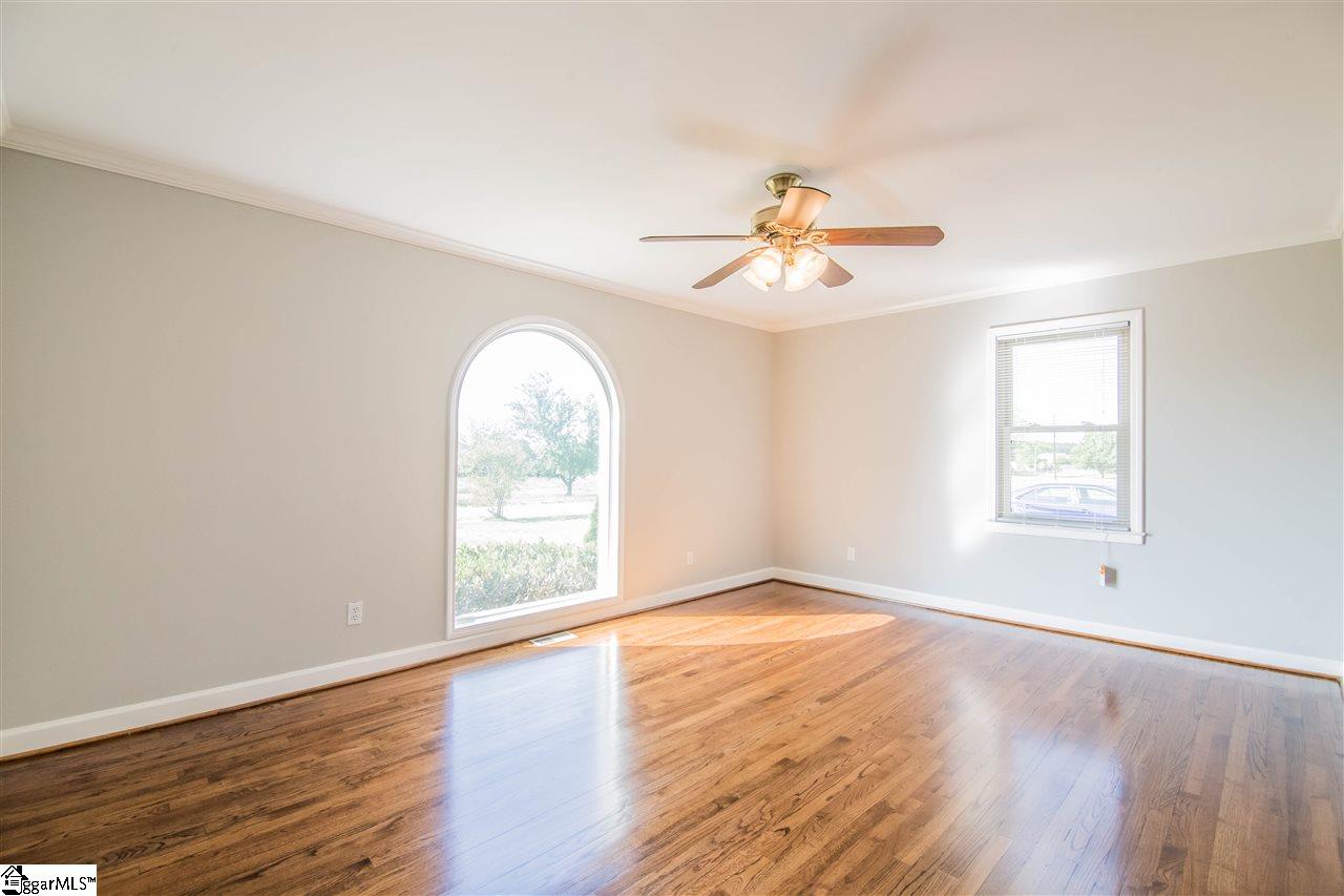 909 Brockman Road Greer, SC 29651 - Photo 8 of 35 Gallery Image 8