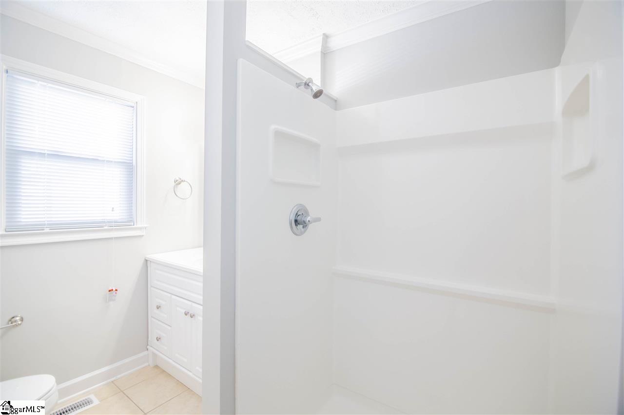 909 Brockman Road Greer, SC 29651 - Photo 10 of 35 Gallery Image 10
