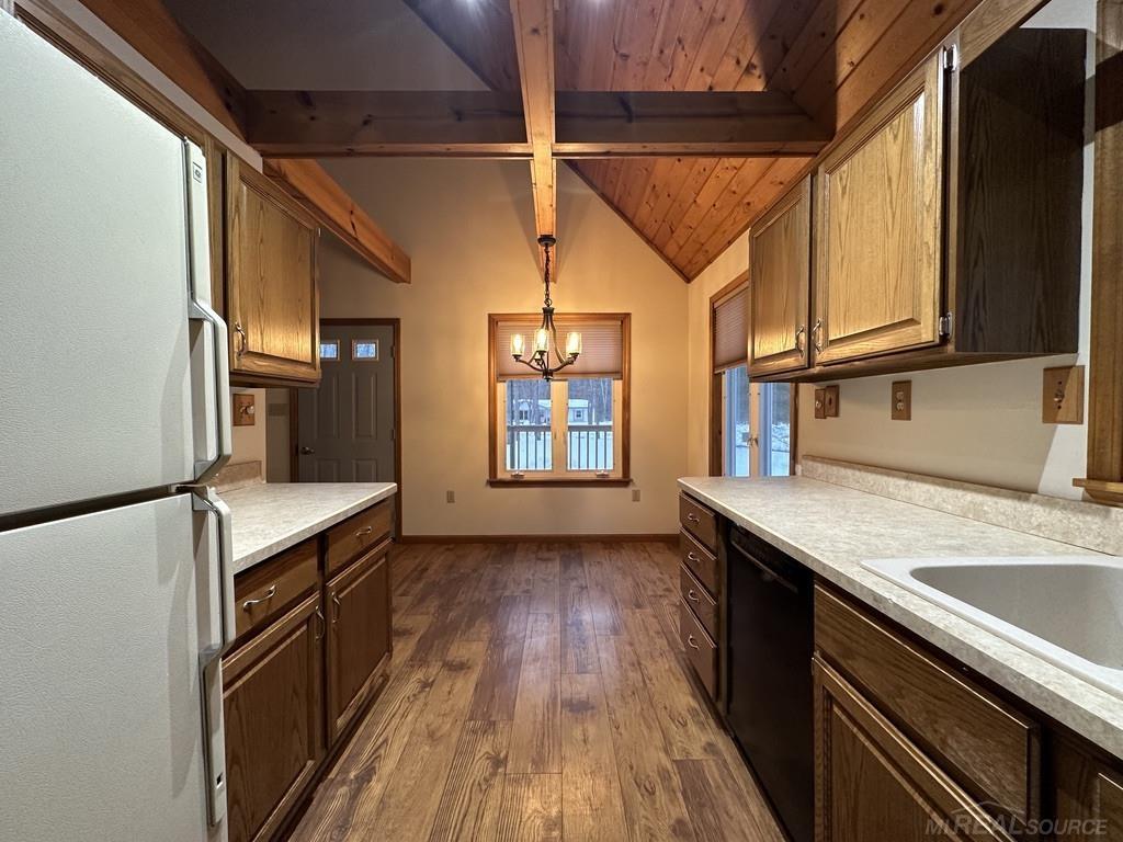 69 Feather Ridge Road Marquette, MI 49855 - Photo 11 of 37 50169353-d9d70af3-3b70-425c-8e06-a0e4fbcfbb95.JPG