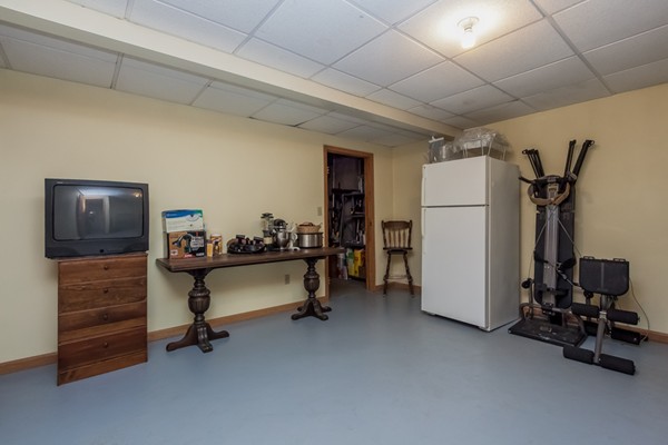 642 County Road Holyoke, MA 01040 - Photo 20 of 24 Gallery Image 20