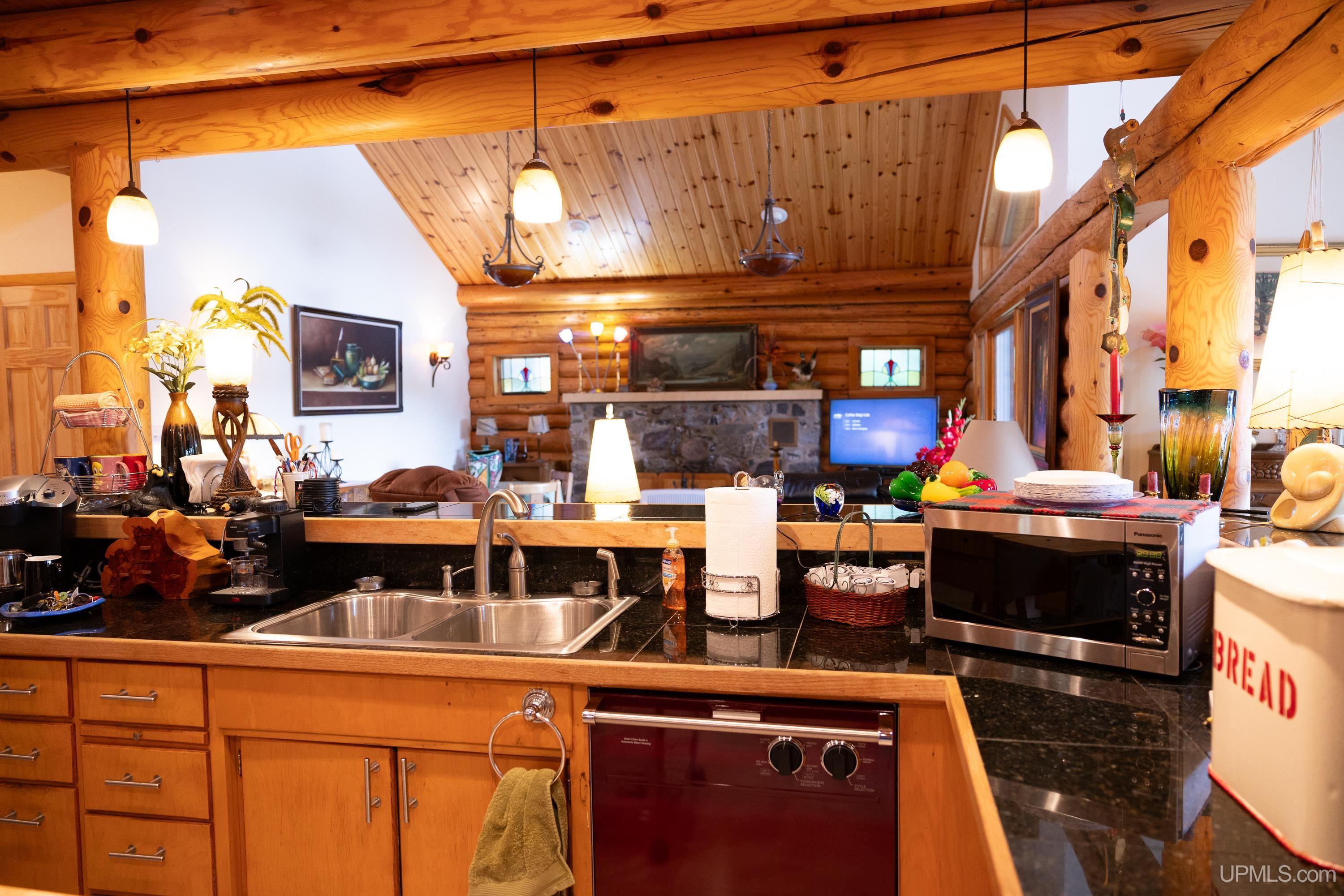 13784 River Road Republic, MI 49879 - Photo 9 of 47 Gallery Image 9