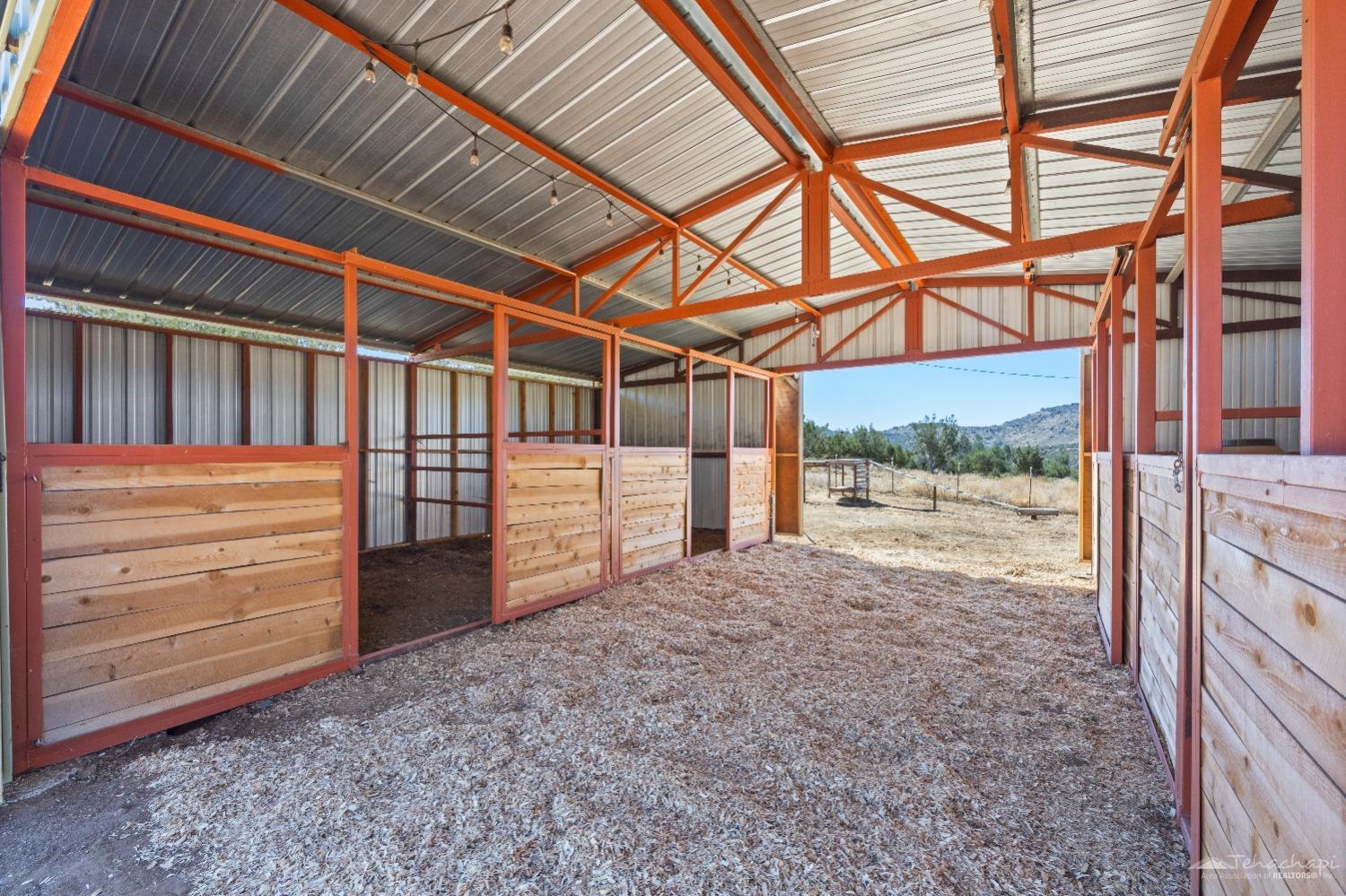 24200 Transvaal Road Tehachapi, CA 93561 - Photo 4 of 41 Gallery Image 4