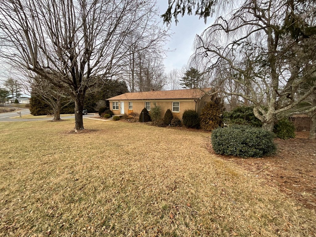 115 Breezy Ridge Road Woodlawn, VA 24381 - Photo 35 of 40 Gallery Image 35
