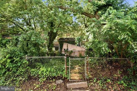 $245,000 | 3442 Valley Green Drive, Drexel Hill, PA 19026