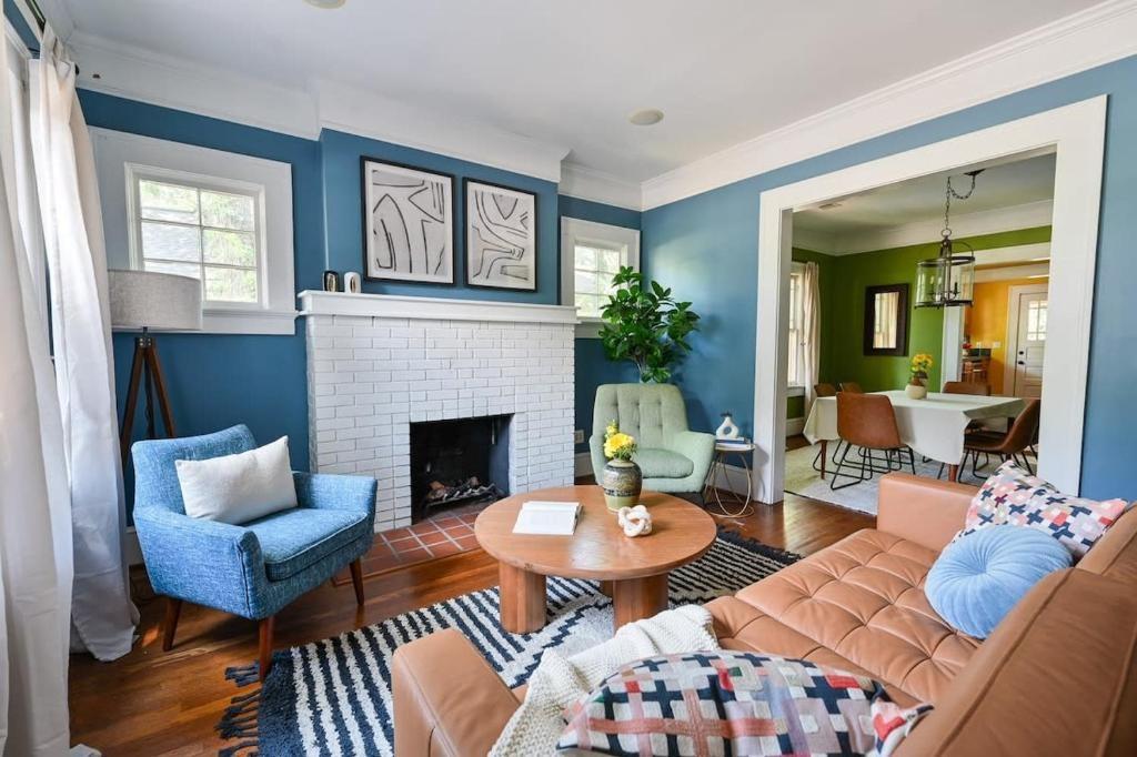 2076 Ridgedale Road Northeast Atlanta, GA 30317 - Photo 1 of 40