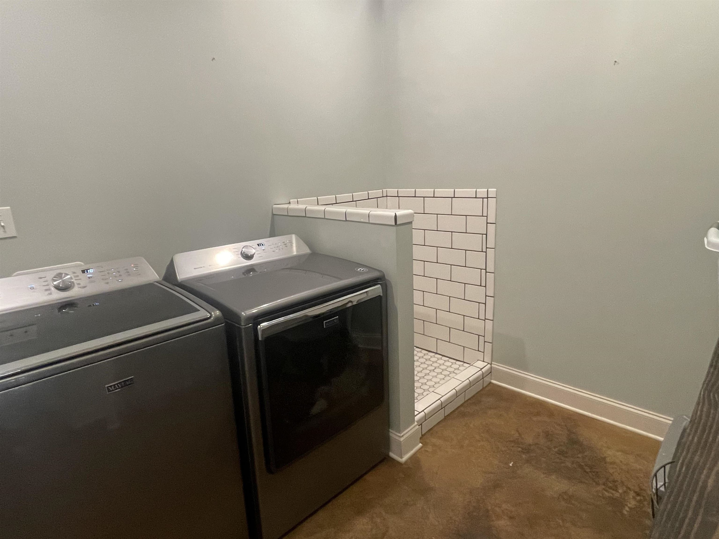 2680 Meacham Road Newbern, TN 38059 - Photo 11 of 13 a utility room with dryer and washer