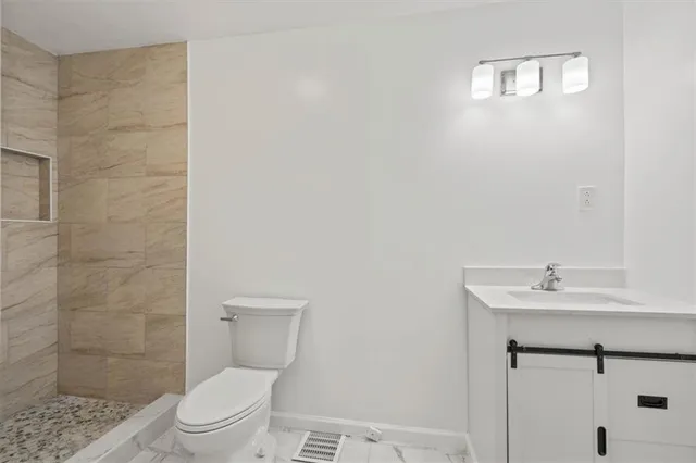 $289,500 | 6010 Kenwood Avenue, Kansas City, MO 64110