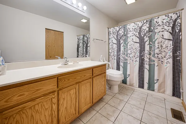 $330,000 | 1014 Edinburgh Court, Joliet, IL 60431