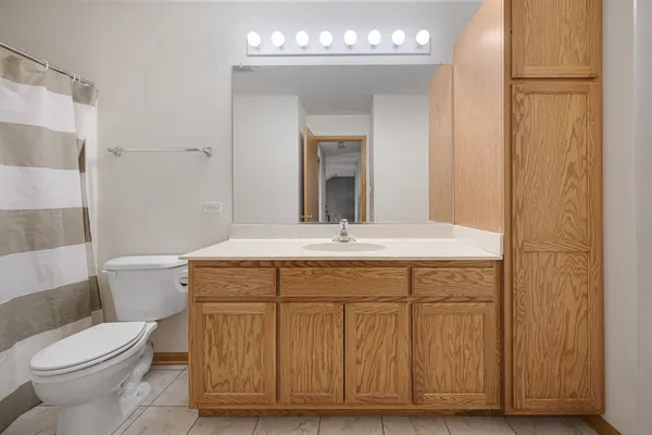$330,000 | 1014 Edinburgh Court, Joliet, IL 60431