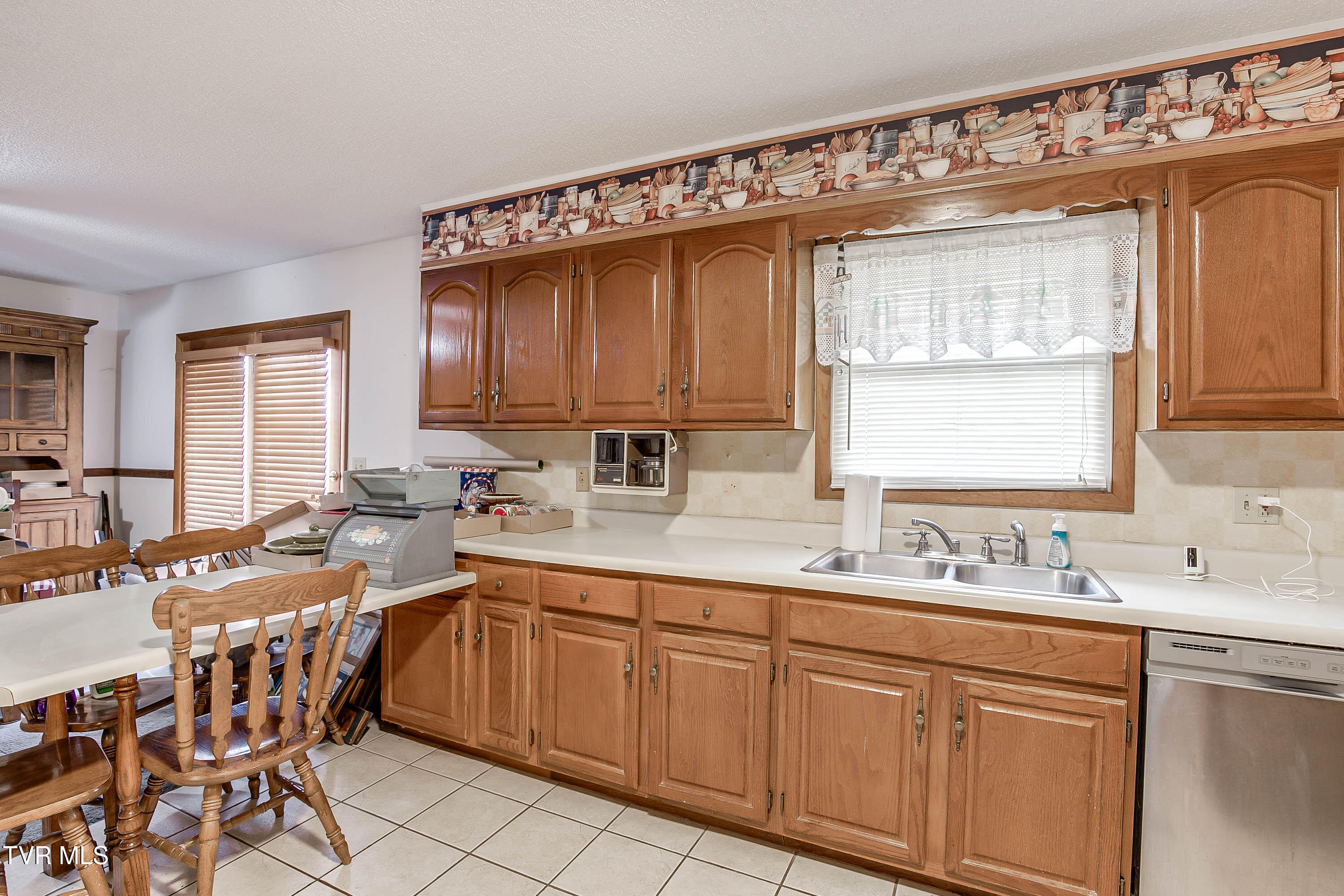 108 Williams Road Kingsport, TN 37660 - Photo 20 of 35 19