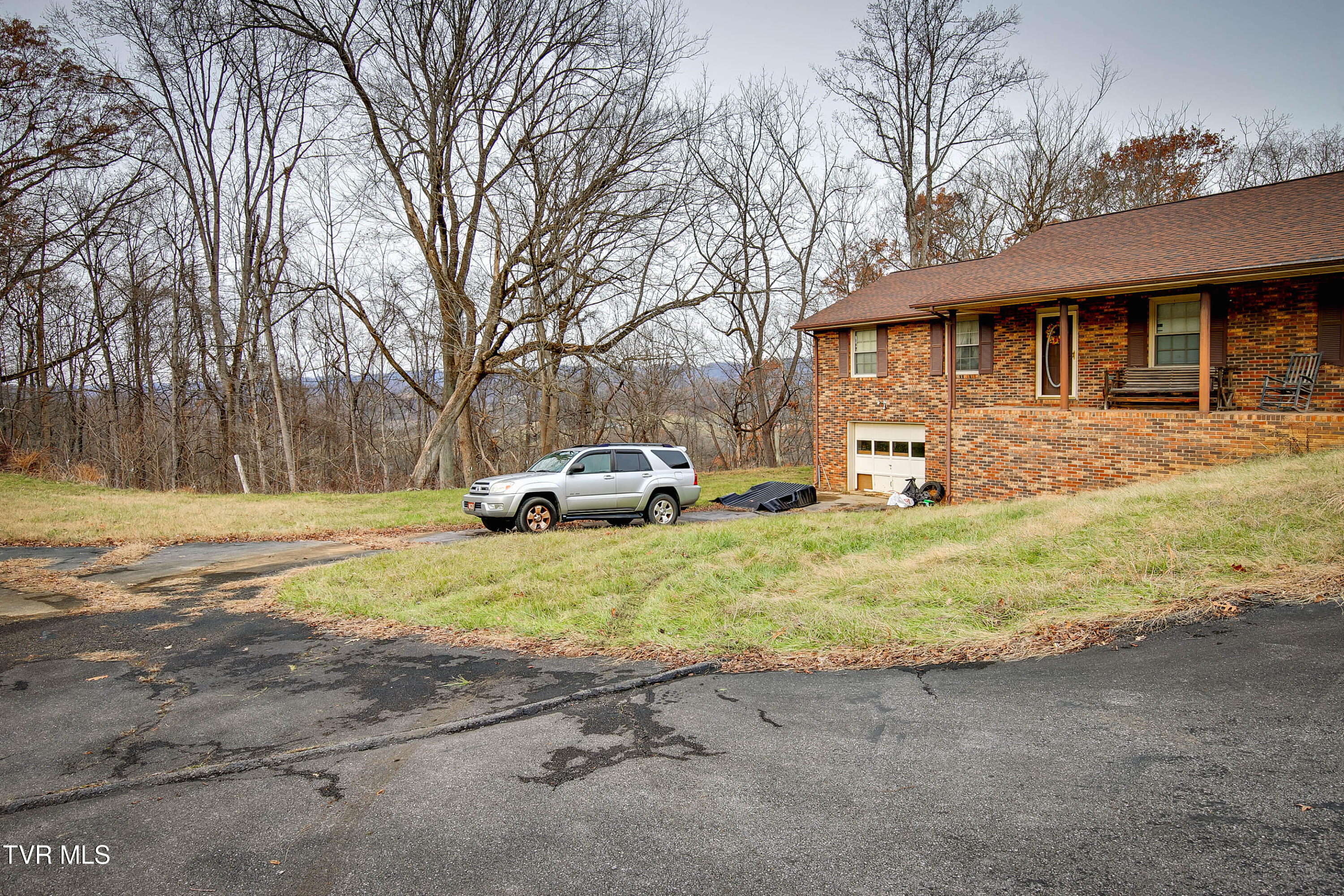 108 Williams Road Kingsport, TN 37660 - Photo 3 of 35 3