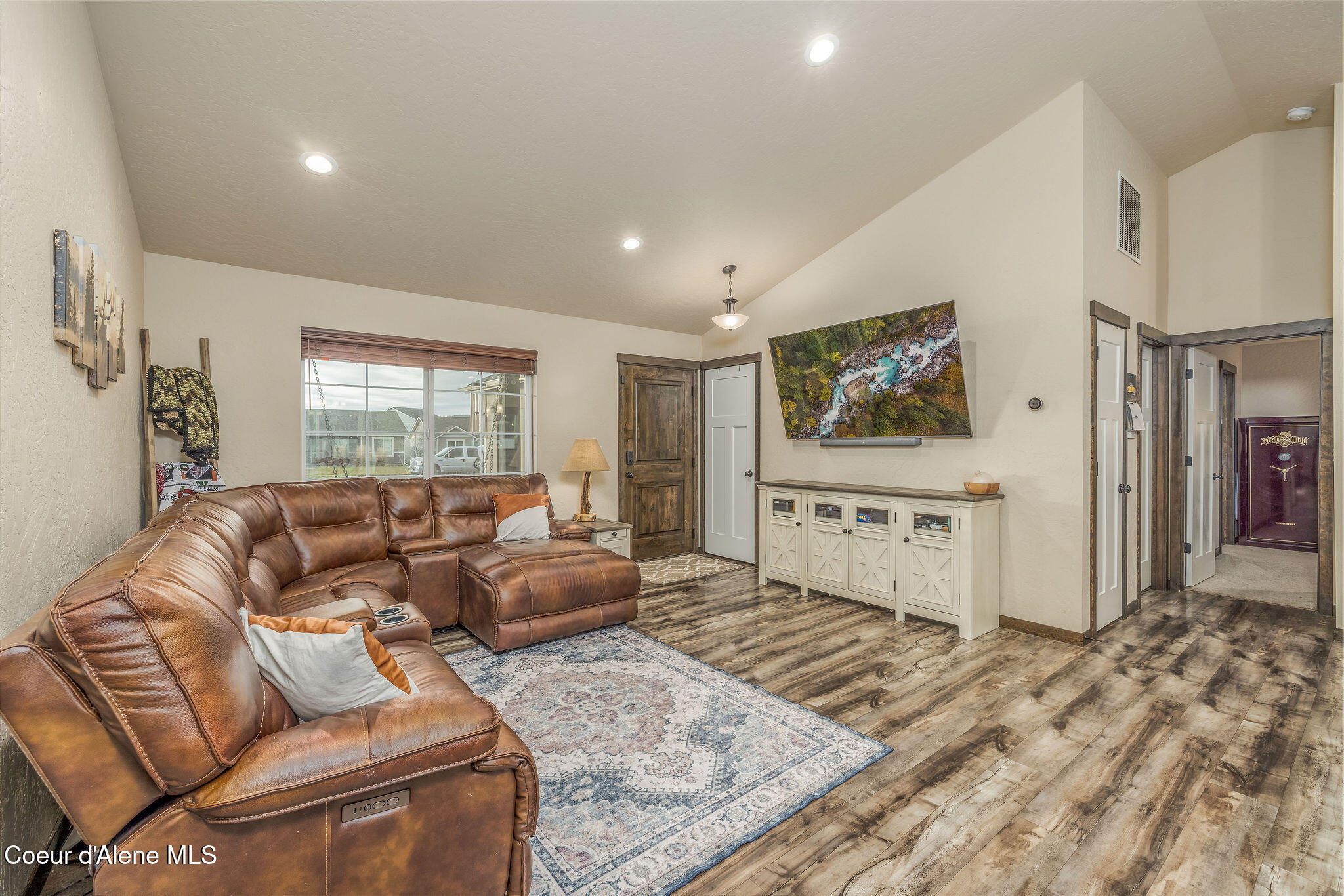 12926 North Bushel Street Rathdrum, ID 83858 - Photo 9 of 34 Living room