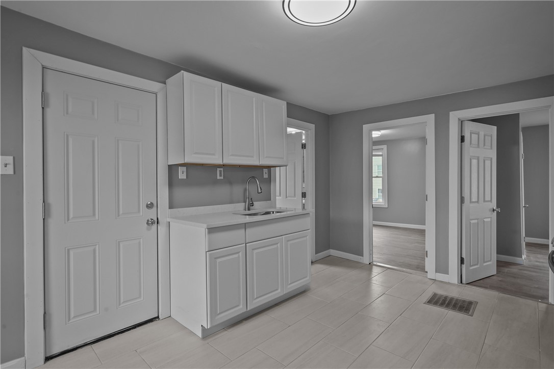 382 River Street Woonsocket, RI 02895 - Photo 5 of 38