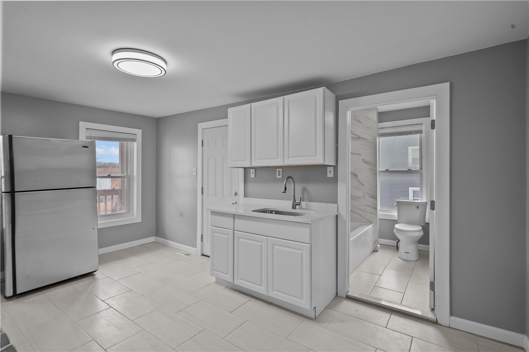 382 River Street Woonsocket, RI 02895 - Photo 6 of 38