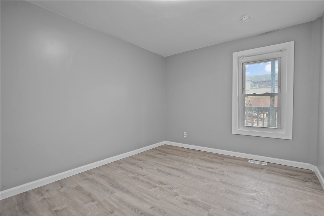 382 River Street Woonsocket, RI 02895 - Photo 8 of 38
