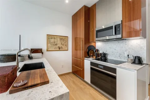 $7,250 | 2655 South Bayshore Drive, Unit 807, Miami, FL 33133