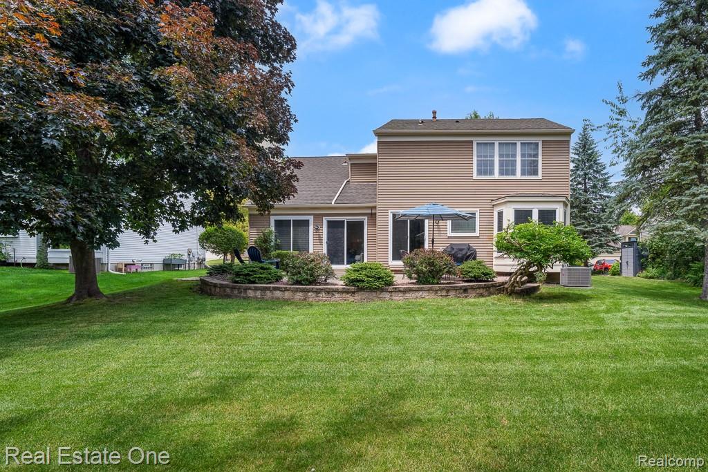 606 Whitney Drive Rochester, MI 48307 - Photo 37 of 42 606 Whitney_MLS-035.jpg