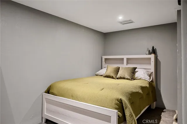 $350,000 | 196 Ponderosa Drive, Cedar Glen, CA 92321