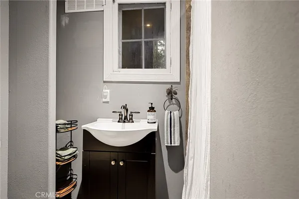 $345,000 | 196 Ponderosa Drive, Cedar Glen, CA 92321