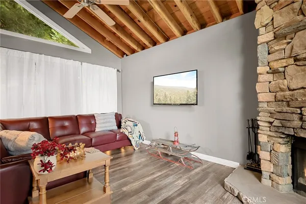 $345,000 | 196 Ponderosa Drive, Cedar Glen, CA 92321