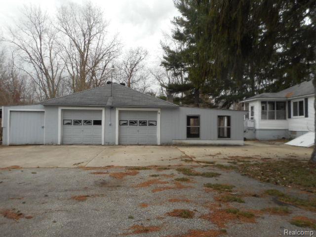 9226 Douglas Road Temperance, MI 48182 - Photo 4 of 17 4.JPG