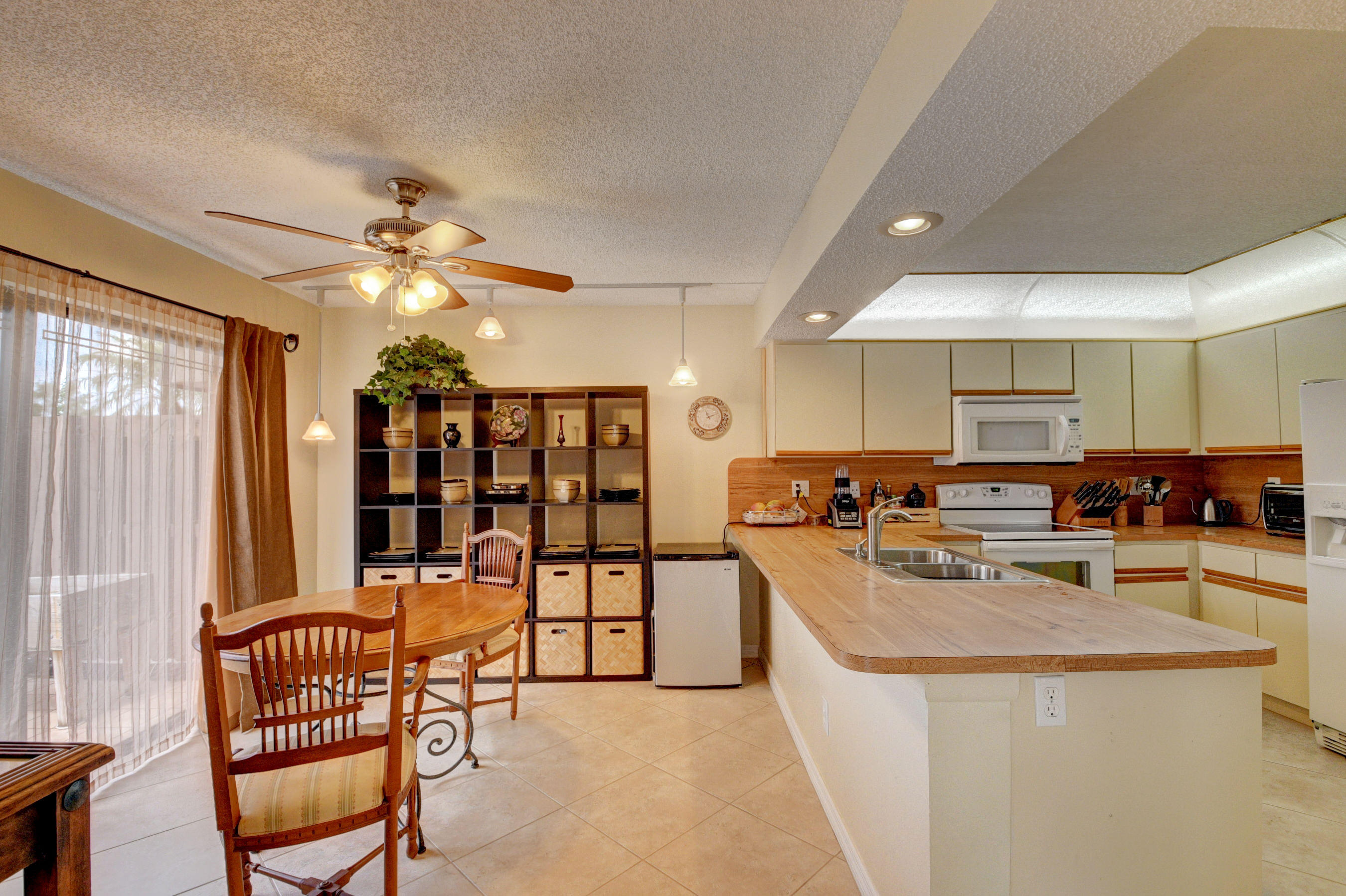 8165 Boca Rio Drive Boca Raton, FL 33433 - Photo 23 of 49 27_dsc_3674_5_6_7_8