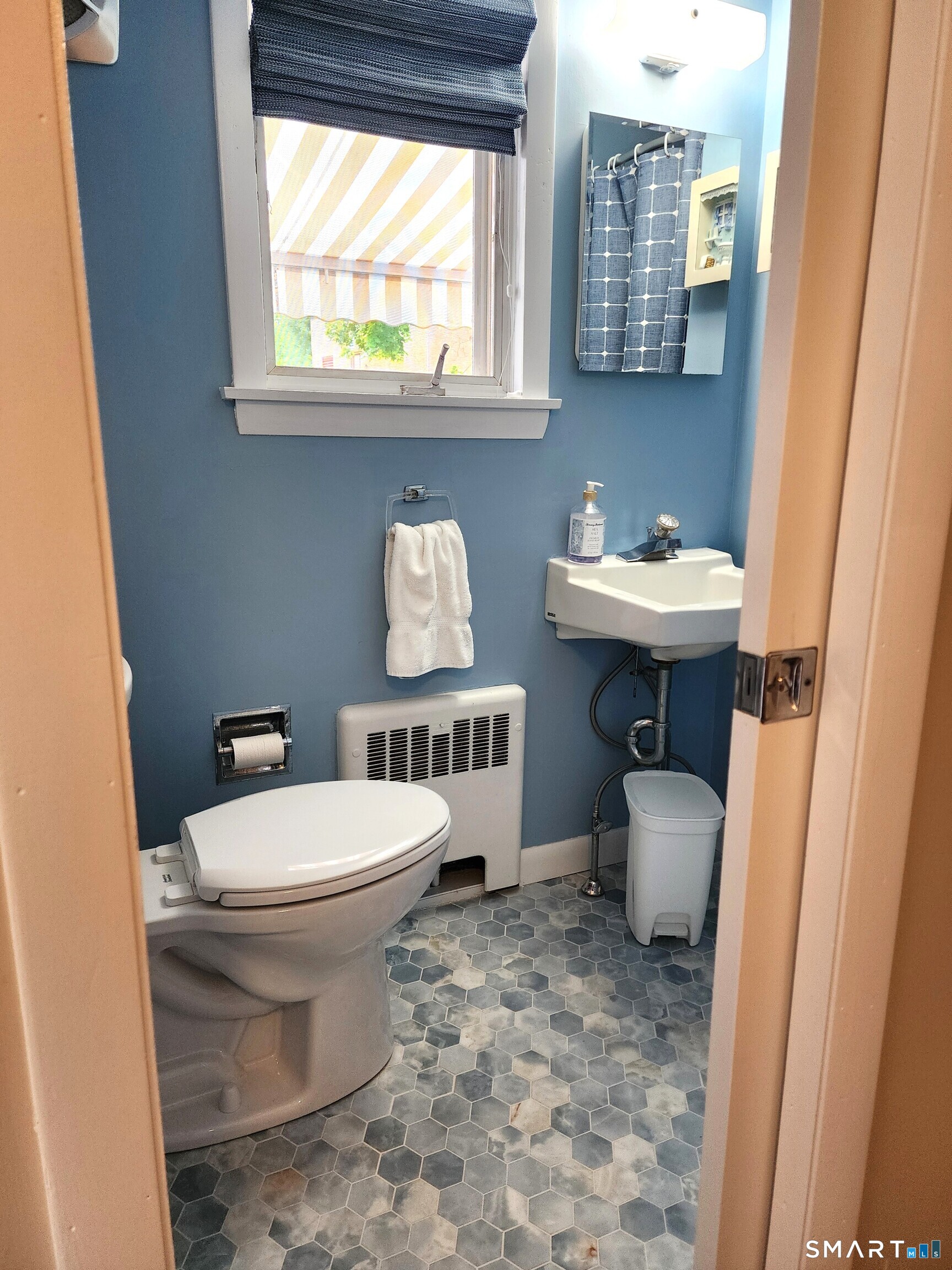 7 East Pattagansett Road East Lyme, CT 06357 - Photo 18 of 26
