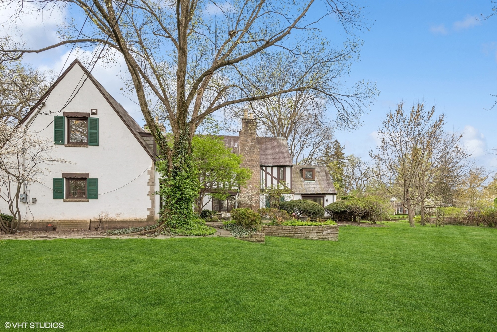 172 Dewindt Road Winnetka, IL 60093 - Photo 13 of 20